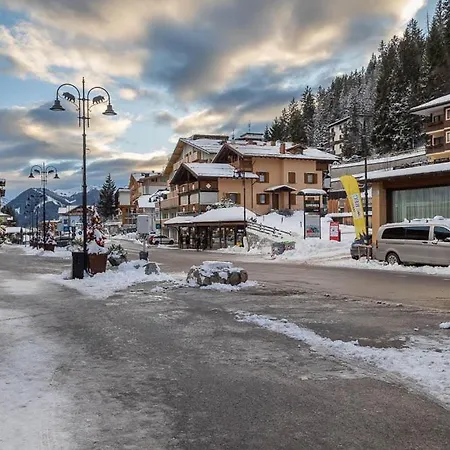 Mar Maturi Con Due Bagni Ideali Per 6 E 10 Persone Nel Centro Di Campiglio Apartment