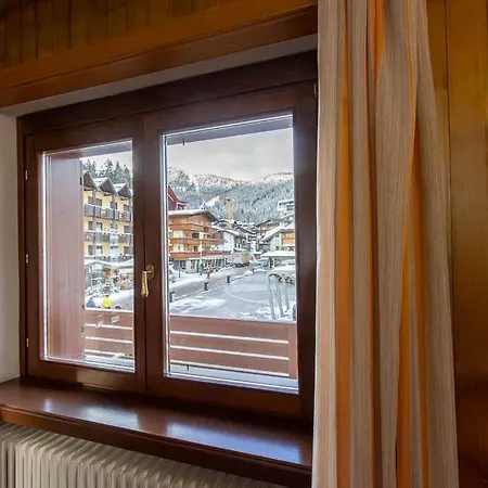 Mar Maturi Con Due Bagni Ideali Per 6 E 10 Persone Nel Centro Di Campiglio Madonna di Campiglio