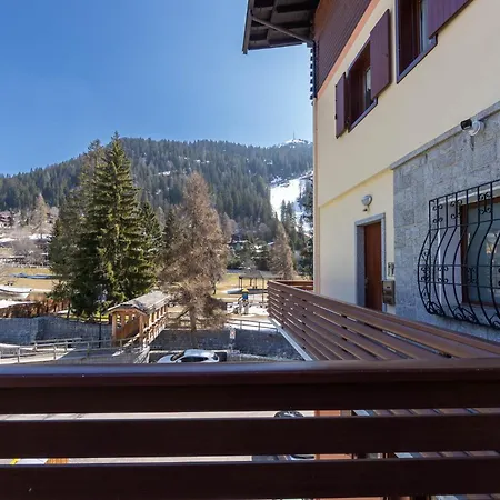 Mar Maturi Con Due Bagni Ideali Per 6 E 10 Persone Nel Centro Di Campiglio Madonna di Campiglio